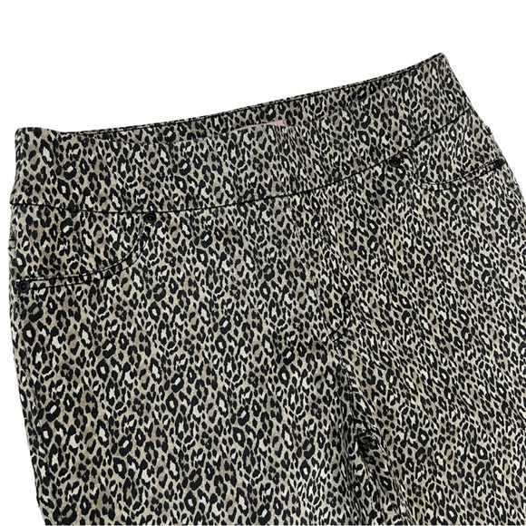 Chicos Leopard Print Pull On Pants Women’s Size 8 Stretch - Picture 5 of 16